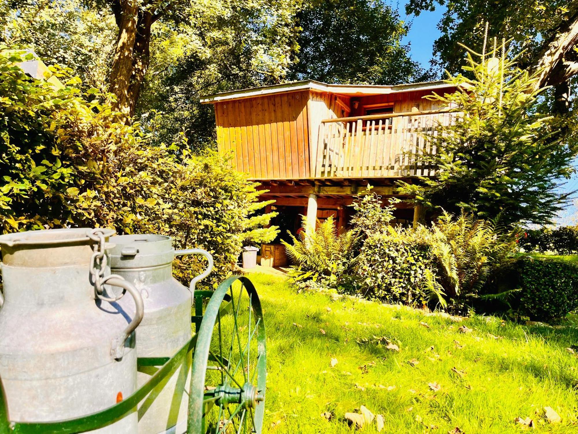 La Cabane Perchee Du Trappeur Écrainville Exterior foto