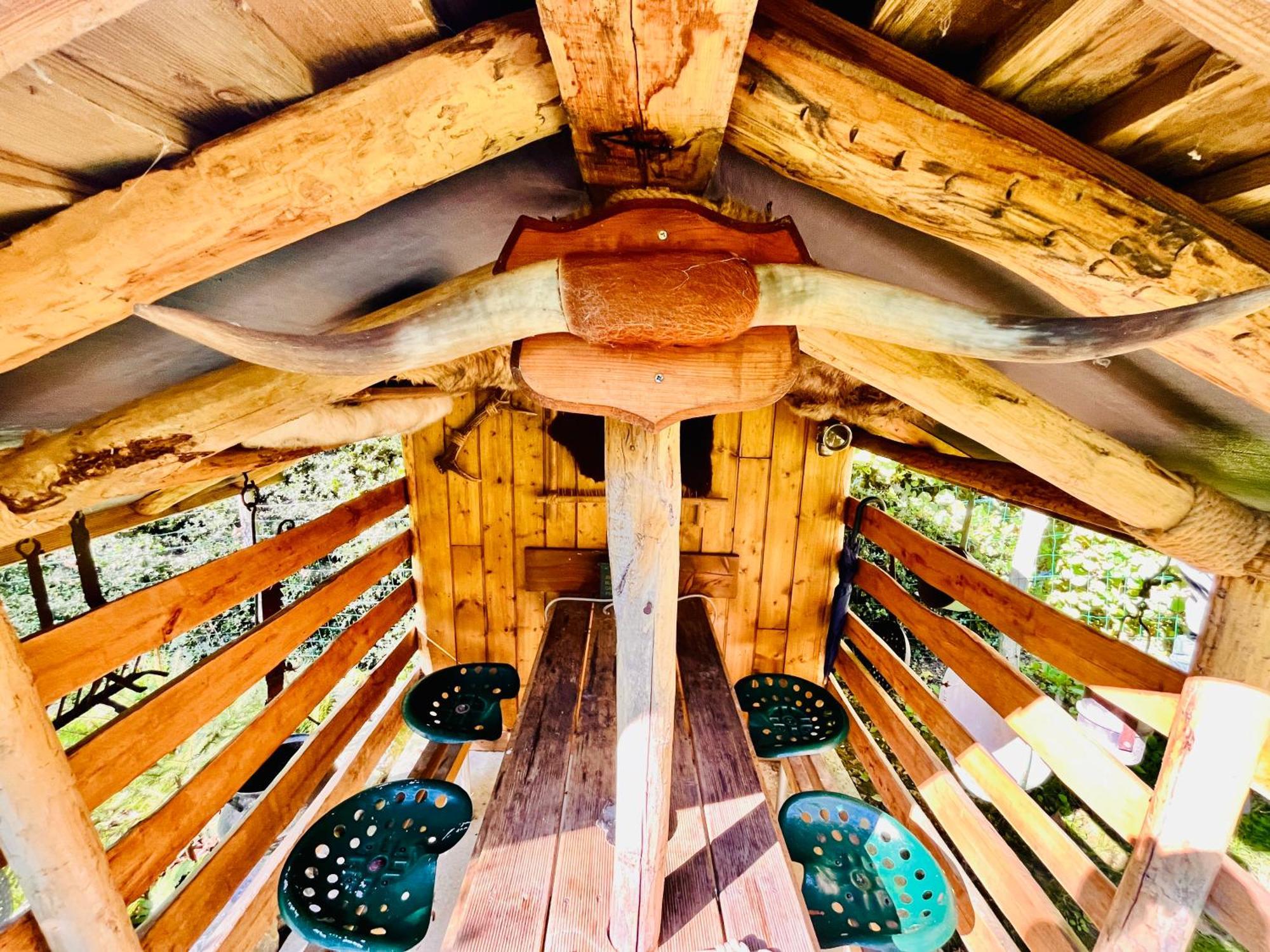 La Cabane Perchee Du Trappeur Écrainville Exterior foto